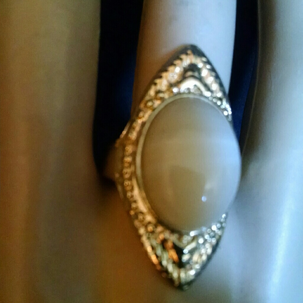 Beautiful Ring - image 3